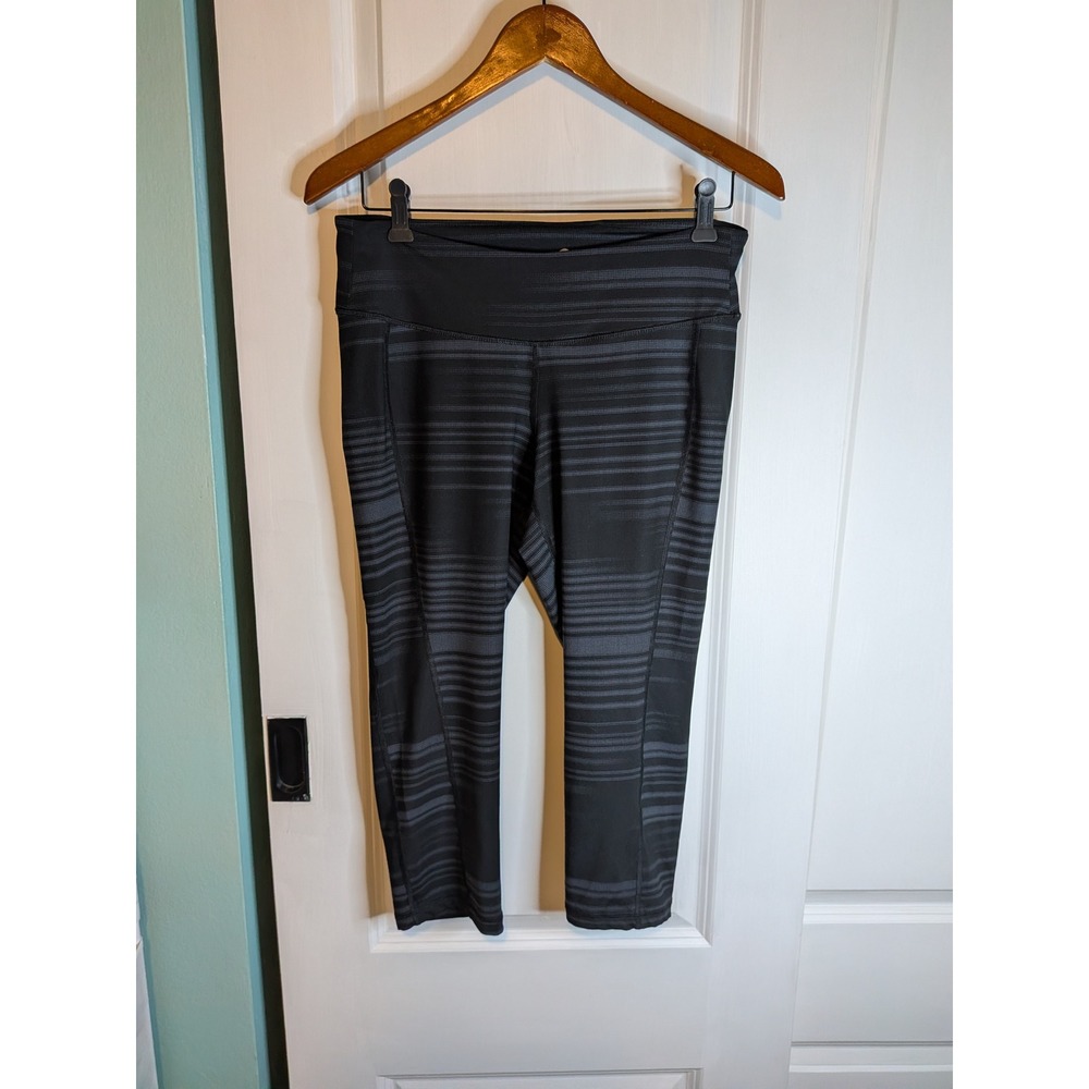 Old Navy Active Fitted Black Striped Cropped Leggings Women Large Workout Capri